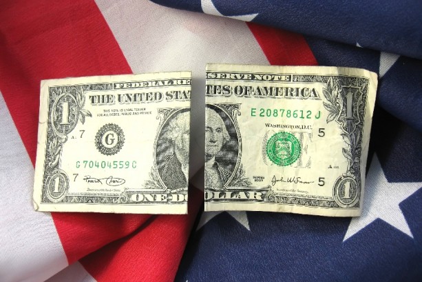 american-flag-money-divide
